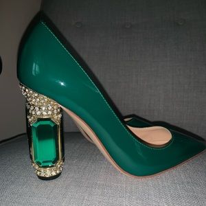 Green jeweled patent leather pumps